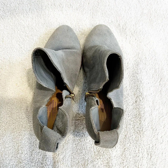 Charlotte Stone Cleo Grey Suede Ankle Booties Womens 10 Side Zip Heeled Boot - Picture 3 of 9